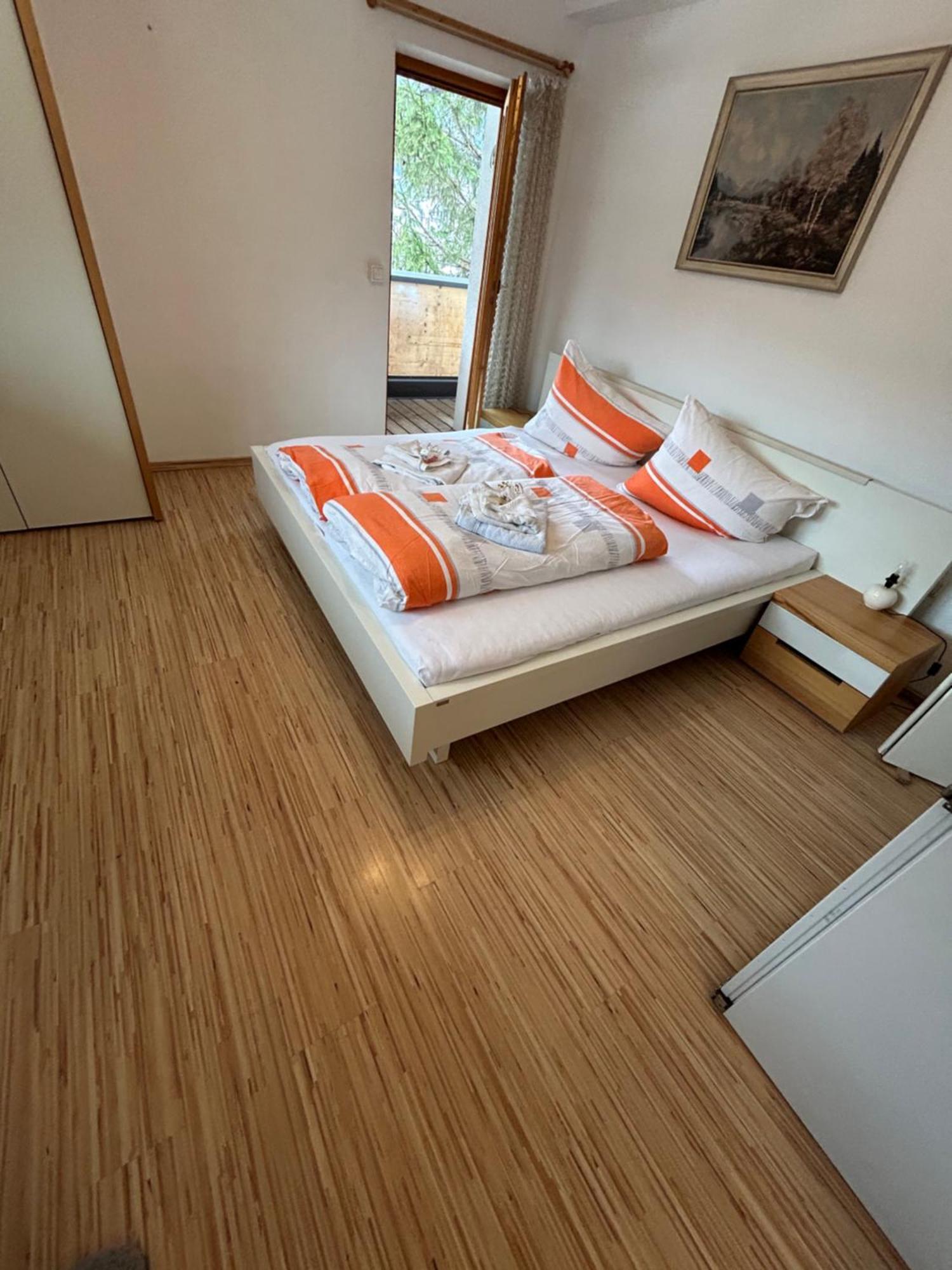 פרוץ Austrian Motel Heiss מראה חיצוני תמונה