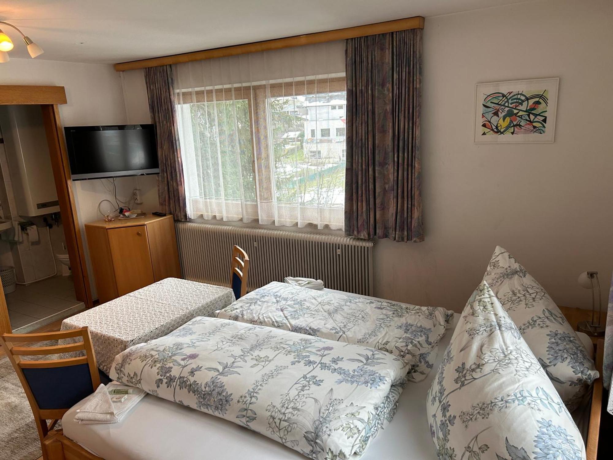 פרוץ Austrian Motel Heiss מראה חיצוני תמונה