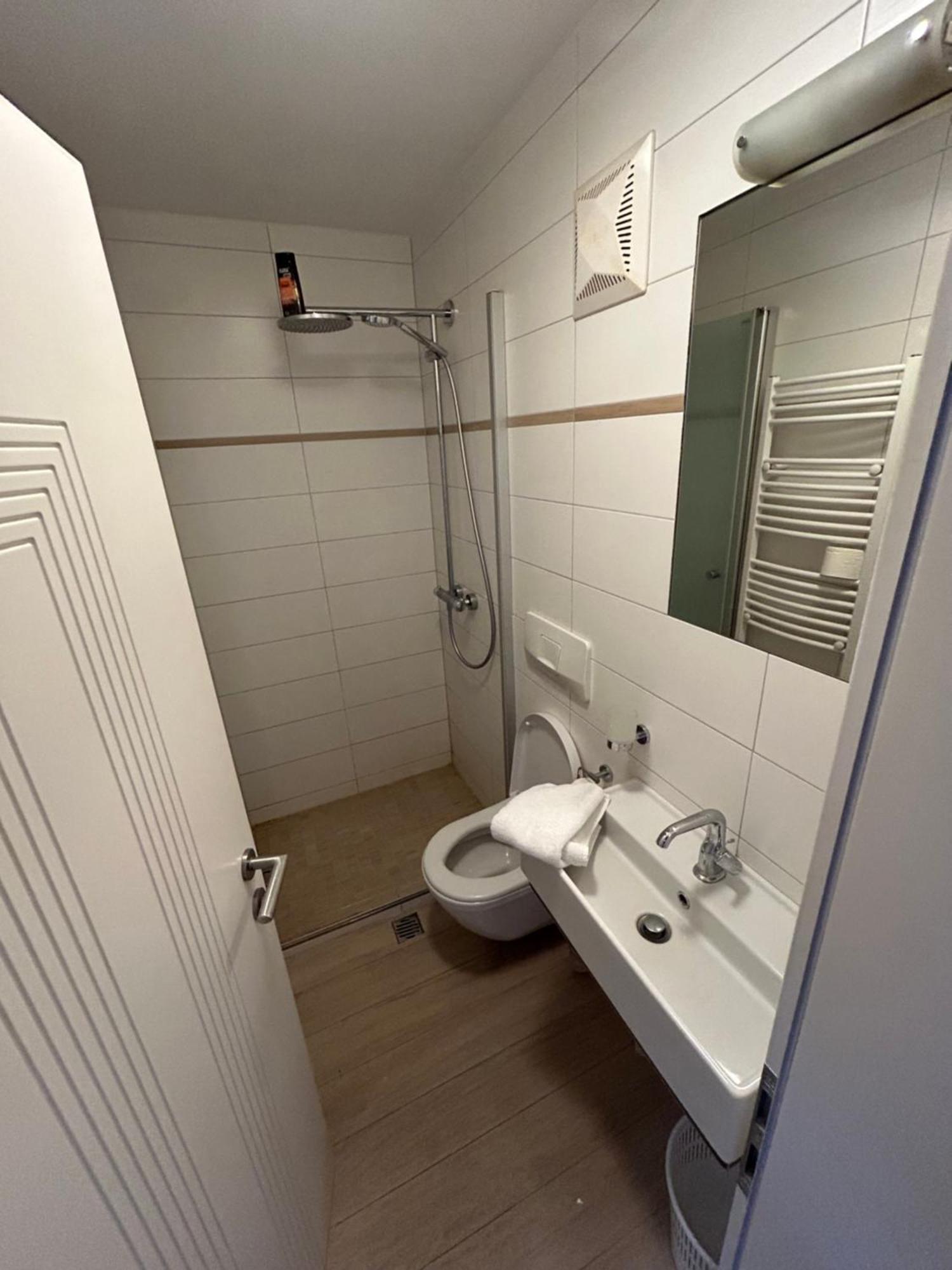 פרוץ Austrian Motel Heiss מראה חיצוני תמונה
